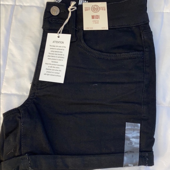 Size 3 black shorts - Picture 2 of 2